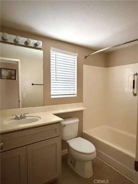 Bath - 571 Orca, Perris, CA 92571 photo 1 of 3