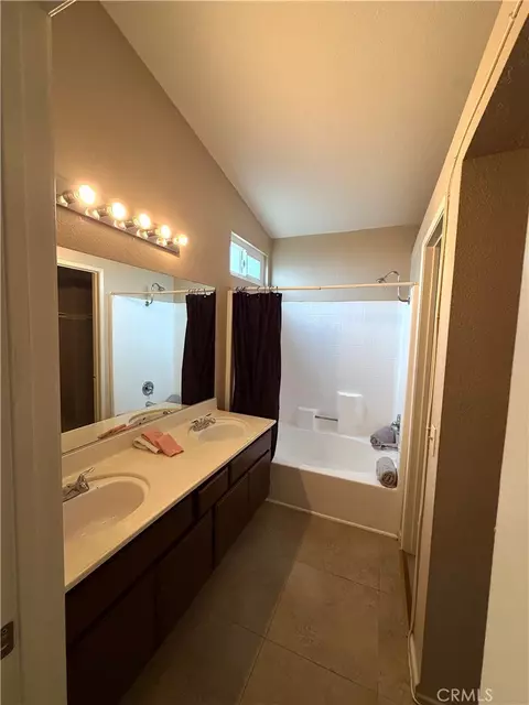 Bath - 571 Orca, Perris, CA 92571 photo 2 of 3