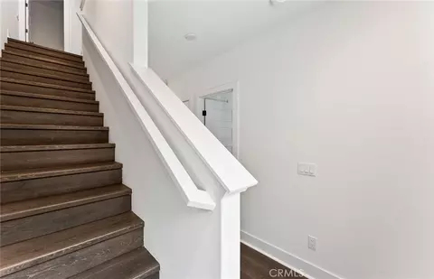 Entry Way - 107 Sorrel Ct, Burbank, CA 91506 photo 3 of 8