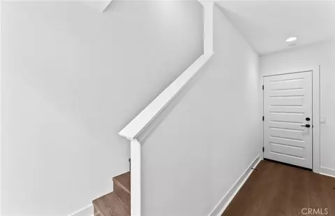 Entry Way - 107 Sorrel Ct, Burbank, CA 91506 photo 2 of 8