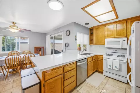 Kitchen - 177 Genoa, Upland, CA 91786 photo 2 of 4