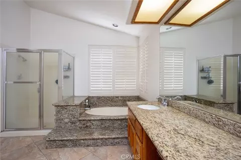 Bath - 7482 Cambridge Ct, Fontana, CA 92336 photo 2 of 4