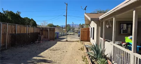 Exterior - 7115 Rubidoux, Yucca Valley, CA 92284 photo 5 of 10
