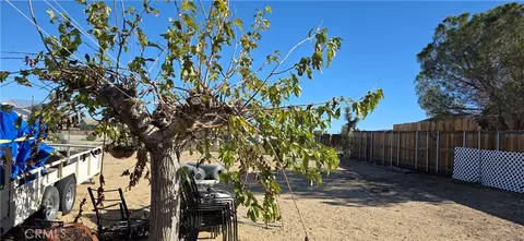 Exterior - 7115 Rubidoux, Yucca Valley, CA 92284 photo 3 of 10