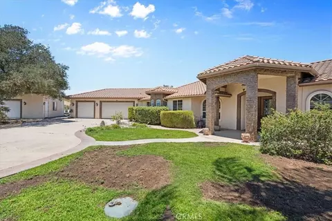 Exterior - 26690 Skyrocket, Temecula, CA 92590 photo 2 of 8
