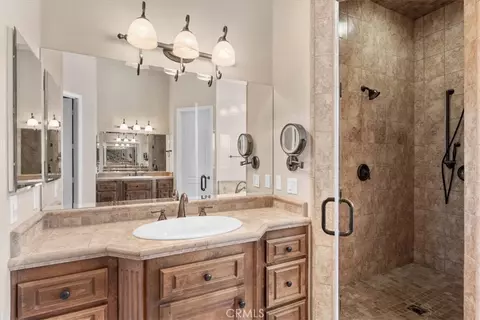 Bath - 26690 Skyrocket, Temecula, CA 92590 photo 3 of 4