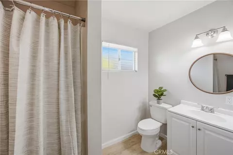 Bath - 7186 Olive St, Highland, CA 92346 photo 1 of 1