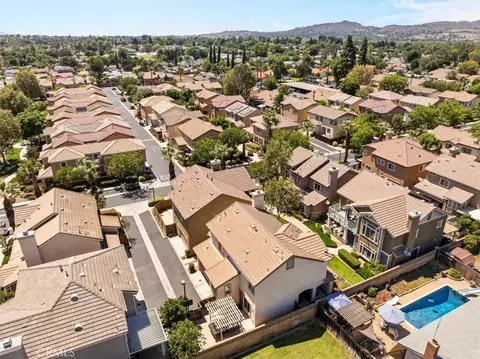 View/Area - 4939 Plumtree Ct, Riverside, CA 92504 photo 3 of 5