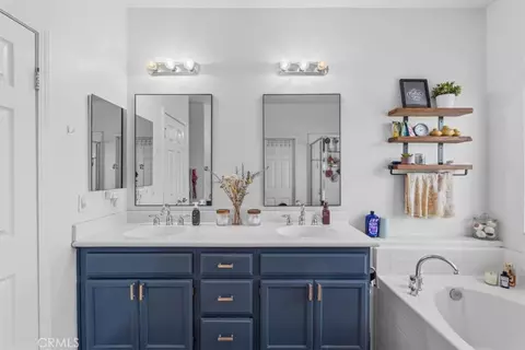 Bath - 4939 Plumtree Ct, Riverside, CA 92504 photo 2 of 2