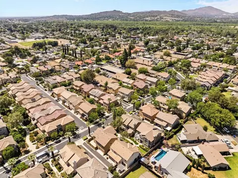 View/Area - 4939 Plumtree Ct, Riverside, CA 92504 photo 4 of 5