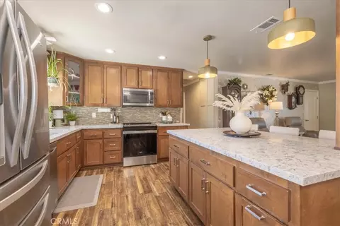 Kitchen - 32865 Topaz, Lucerne Valley, CA 92356 photo 3 of 5