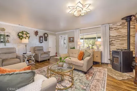 Living - 32865 Topaz, Lucerne Valley, CA 92356 photo 3 of 4