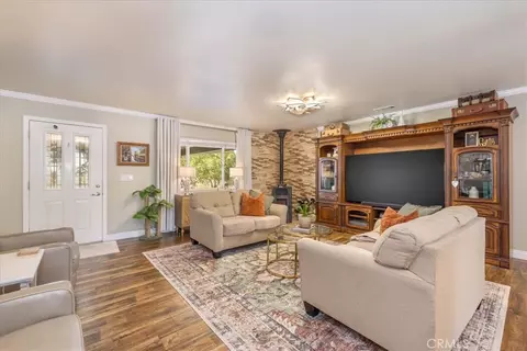 Living - 32865 Topaz, Lucerne Valley, CA 92356 photo 4 of 4