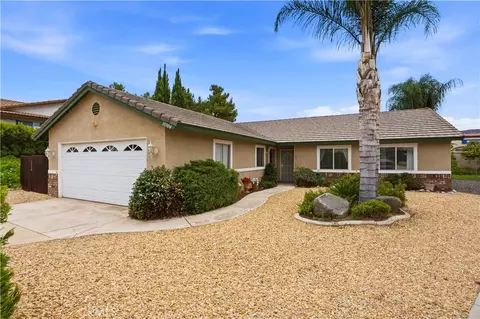 30904 Long Point Dr, Canyon Lake, CA 92587