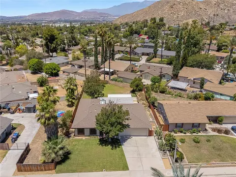 View/Area - 2973 Flanders, Riverside, CA 92507 photo 4 of 5