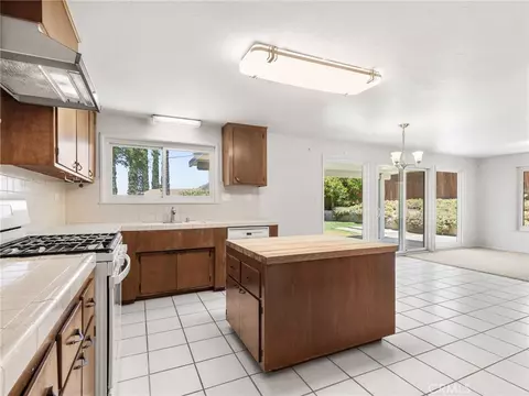 Kitchen - 2973 Flanders, Riverside, CA 92507 photo 7 of 7