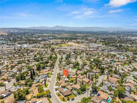 View/Area - 2973 Flanders, Riverside, CA 92507 photo 3 of 5