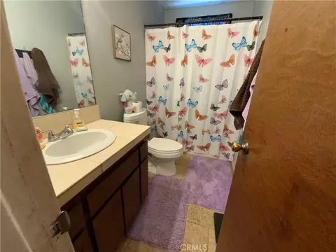 Bath - 1295 N 9th, Colton, CA 92324 photo 2 of 2