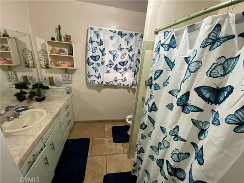 Bath - 1295 N 9th, Colton, CA 92324 photo 2 of 4