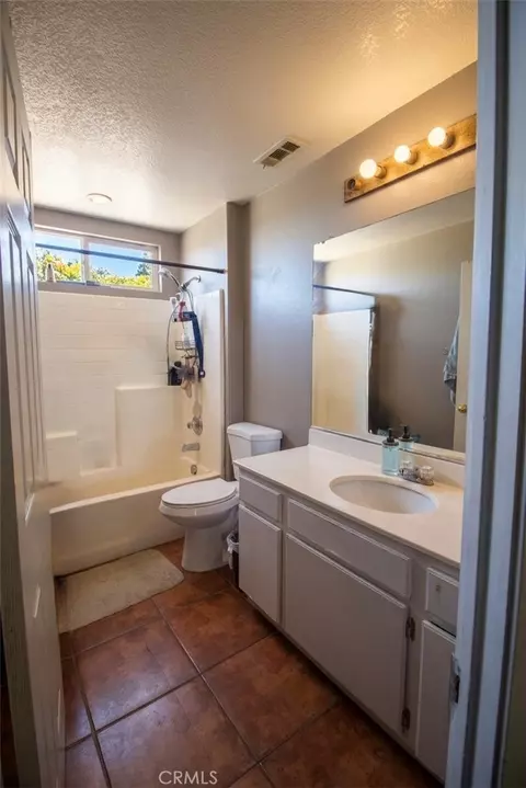 Bath - 3891 Albillo Loop, Perris, CA 92571 photo 2 of 3