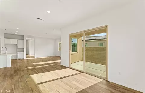 Living - 39946 Everglades Dr, Indio, CA 92203 photo 6 of 7