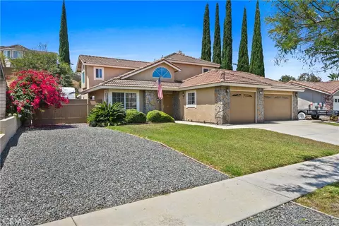 Exterior - 770 Sugar Maple Ln, Corona, CA 92881 photo 11 of 12