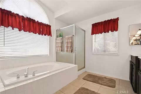 Bath - 770 Sugar Maple Ln, Corona, CA 92881 photo 2 of 2
