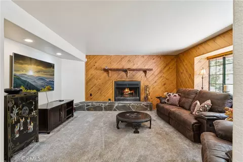 Living - 1255 Aleutian Dr, Lake Arrowhead, CA 92352 photo 1 of 1