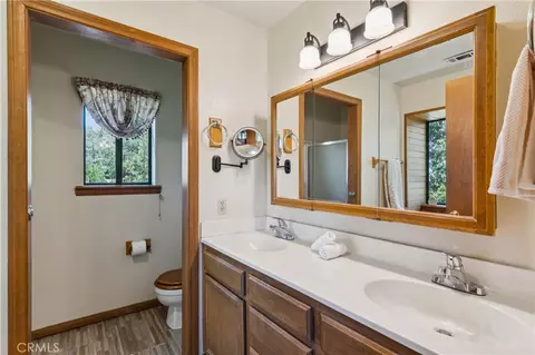 Bath - 1255 Aleutian Dr, Lake Arrowhead, CA 92352 photo 1 of 1