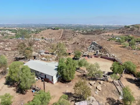 21751 Rogers, Perris, CA 92570 photo 13