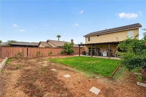 Exterior - 1020 Marigold Dr, Perris, CA 92571 photo 3 of 4