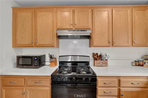 Kitchen - 1020 Marigold Dr, Perris, CA 92571 photo 6 of 8