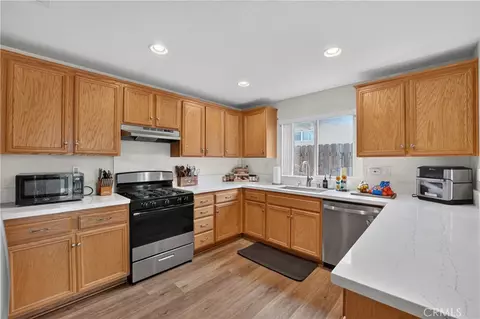 Kitchen - 1020 Marigold Dr, Perris, CA 92571 photo 5 of 8