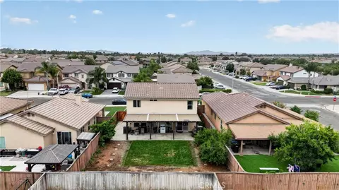 View/Area - 1020 Marigold Dr, Perris, CA 92571 photo 8 of 13