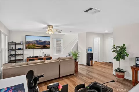 Entry Way - 1020 Marigold Dr, Perris, CA 92571 photo 5 of 6