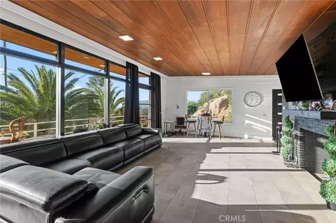 Living - 3170 Pachappa, Riverside, CA 92506 photo 4 of 5