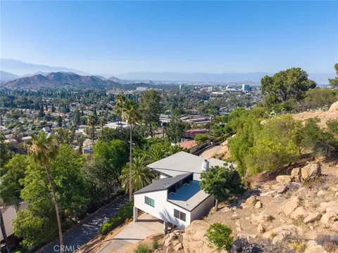 View/Area - 3170 Pachappa, Riverside, CA 92506 photo 11 of 12