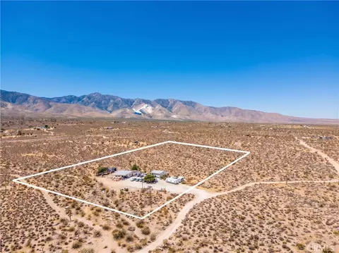 View/Area - 32787 Jagadon, Lucerne Valley, CA 92356 photo 1 of 14