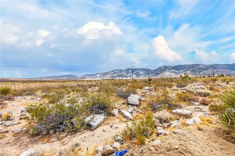 Exterior - 32787 Jagadon, Lucerne Valley, CA 92356 photo 3 of 10