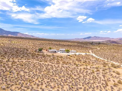 View/Area - 32787 Jagadon, Lucerne Valley, CA 92356 photo 6 of 14