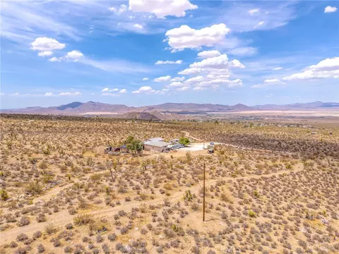 View/Area - 32787 Jagadon, Lucerne Valley, CA 92356 photo 7 of 14