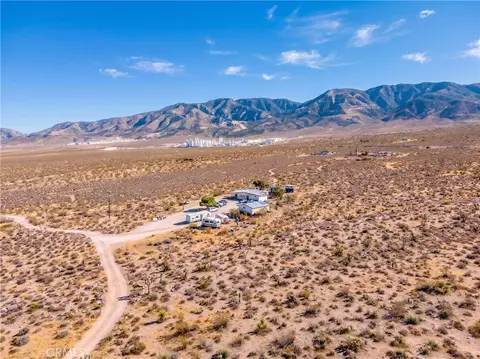 View/Area - 32787 Jagadon, Lucerne Valley, CA 92356 photo 11 of 14