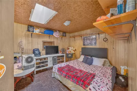 Bedroom - 32787 Jagadon, Lucerne Valley, CA 92356 photo 2 of 2