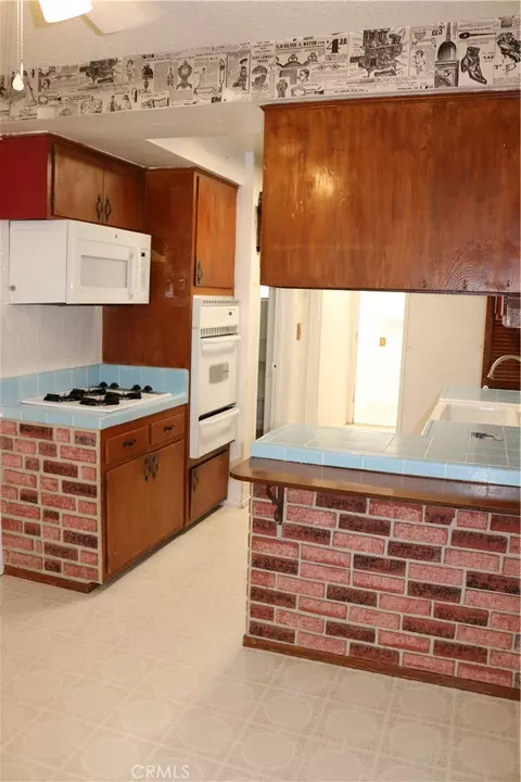 Kitchen - 1354 Hallwood Ct, Upland, CA 91786 photo 4 of 6