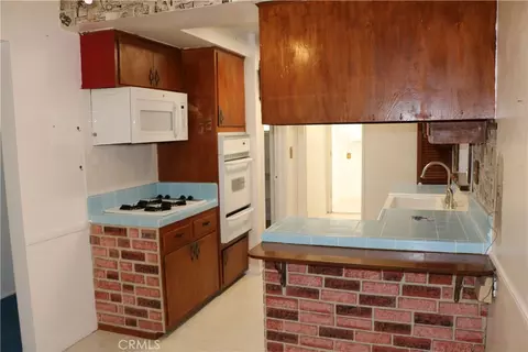 Kitchen - 1354 Hallwood Ct, Upland, CA 91786 photo 3 of 6