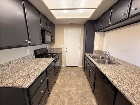 Kitchen - 27800 Hillpointe, Menifee, CA 92585 photo 1 of 1