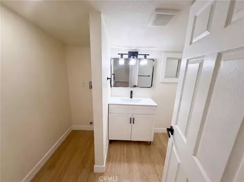 Bath - 982 Oak, Crestline, CA 92325 photo 1 of 2