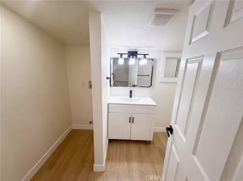 Bath - 982 Oak, Crestline, CA 92325 photo 1 of 2