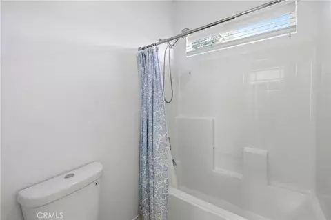 Bath - 17213 Noble Vw, Riverside, CA 92503 photo 5 of 5