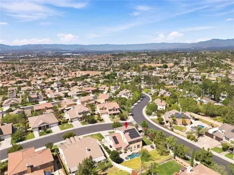 View/Area - 17213 Noble Vw, Riverside, CA 92503 photo 5 of 6